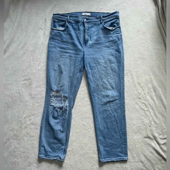 Abercrombie ‘90s Straight Ultra High Rise - Picture 1 of 4
